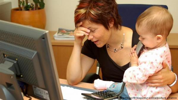 كيف يمكنكِ التوفيق بين العمل وواجباتك المنزلية دون إرهاق؟