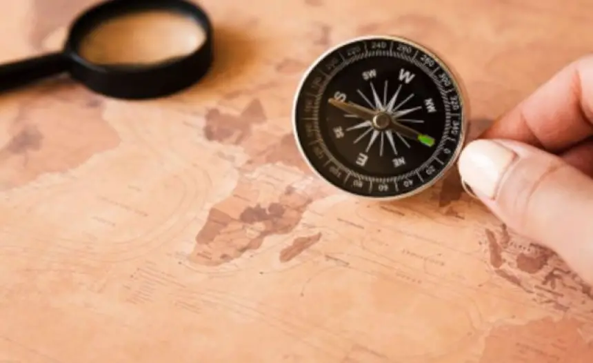 أفضل خيارات محدد القبلة لمعرفة الاتجاه بوضوح في أي مكان