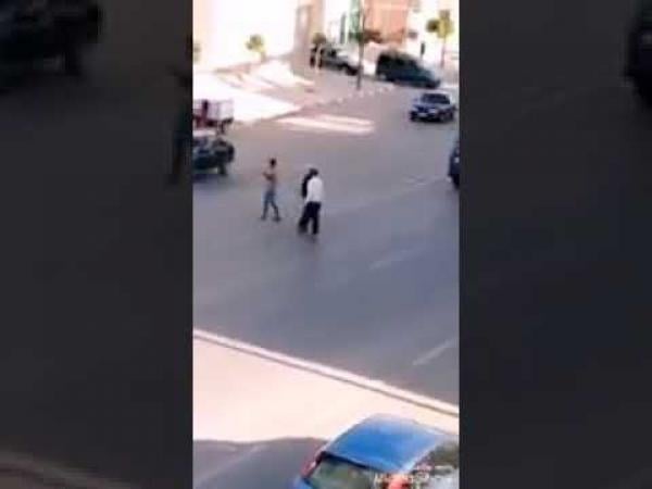 بعد انتشار الفيديو..القبض على الشخص الذي زرع الرعب في نفوس أصحاب السيارات بتاوريرت (فيديو)