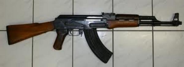 طنجة : أمن الميناء يحبط محاولة مهاجر مغربي إدخال رشاش كلاشنيكوف