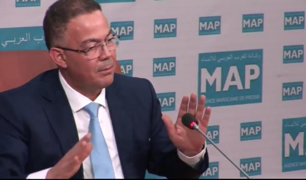 لقجع يجيب على سؤال اصطحاب الفنانين و اتهامات يوسف روسي