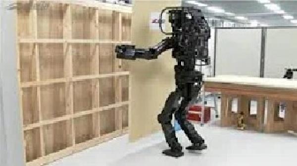 مختبر ياباني يطور روبوت قد يُعوض عمال البناء