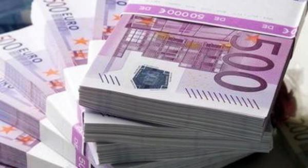 إحباط محاولة تهريب مواطن فرنسي لمبلغ ضخم من العملة الصعبة بمطار أكادير