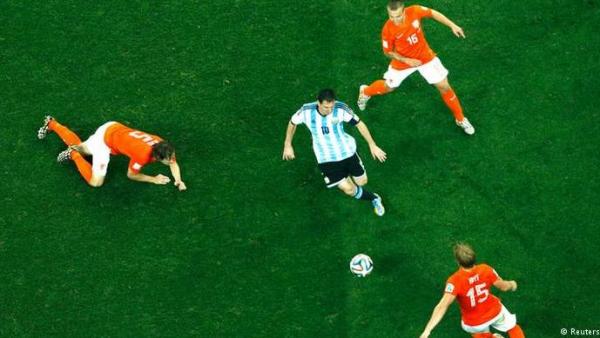 خطة ألمانية "سرية" للحد من خطورة ميسي!