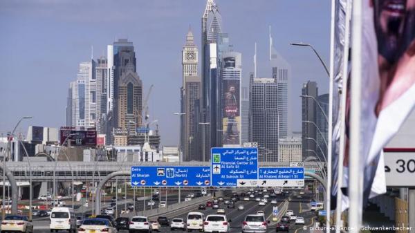 أمريكية تواجه السجن بالإمارات بسبب "تهديدها" لمواطن مصري