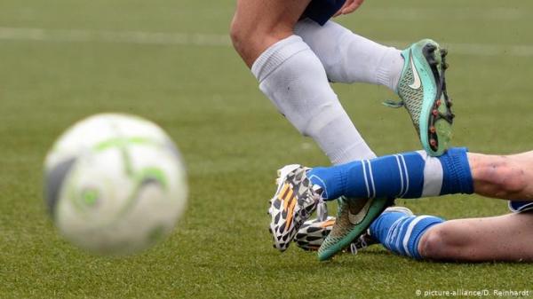 مليونير يطرد مدربي نادٍ اشتراه ويعين نفسه كبير المدربين