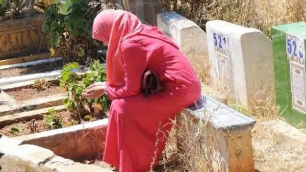 برلماني مغربي يطالب بالسماح للنساء بدخول المقابر والمشاركة في مراسيم دفن أقاربهن