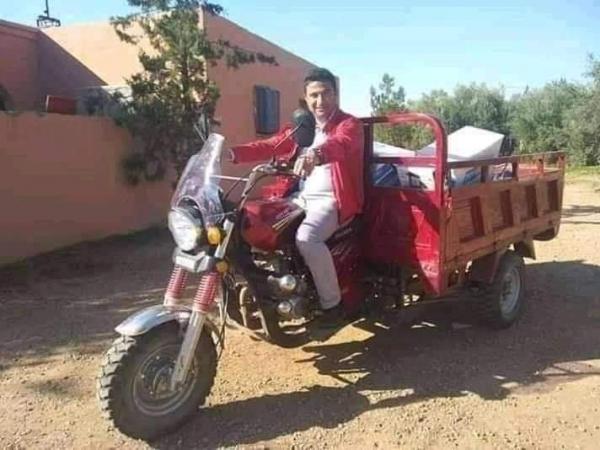 ها المعقول...الرئيس "مول تريبورتور" يقرر نقل التلاميذ بالمجان ويُوفر لهم الحافلات ويقدم هدية للسائقين