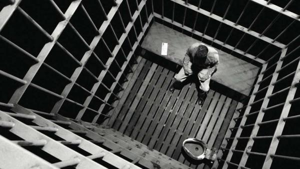 إيطاليا: انتحار شاب مغربي يشعل ثورة المعتقلين بسجن بادوفا