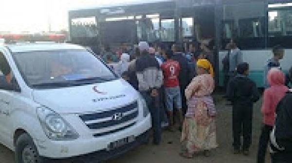 عصابة مدججة بالسيوف تهاجم حافلة بالقنيطرة وتشرمل ركابها وتخرب واقياتها الزجاجية