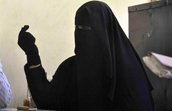 التحقيق مع فتاتين بالرباط على خلفية إشاعة المنقبة "المشرملة"