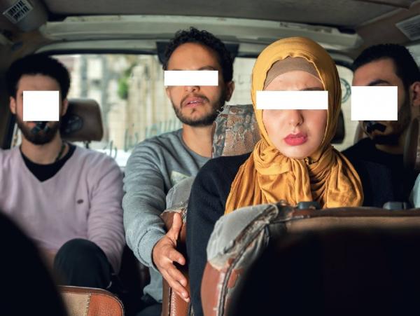 هكذا تم إنقاذ سيدة متزوجة من شخص تحرش بها داخل "طاكسي" تحت التهديد