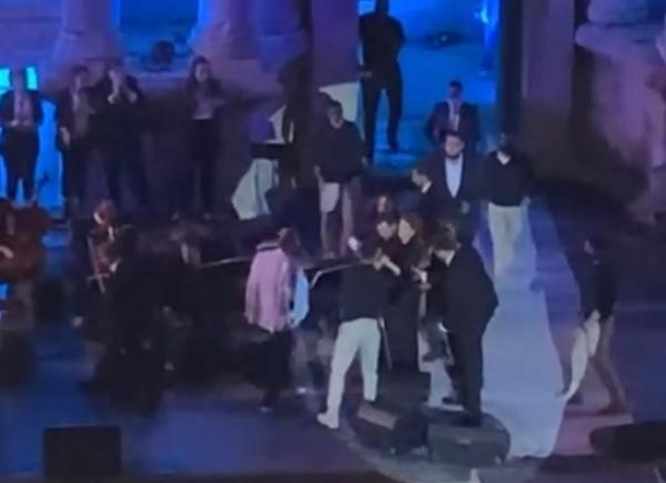 بالفيديو...الفنانة ماجدة الرومي  تتعرض للإغماء خلال حفلها في مهرجان جرش