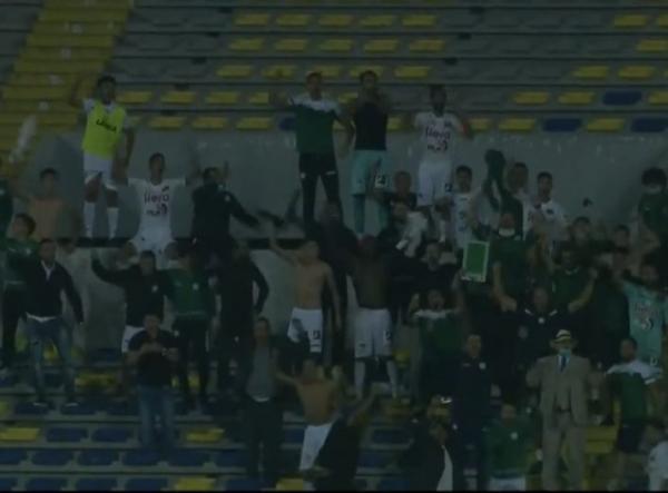 بالفيديو: فرحة جنونية للاعبي الرجاء بعد التتويج باللقب