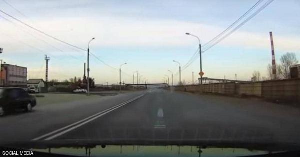 فيديو يرصد كرة نار تشق سماء روسيا