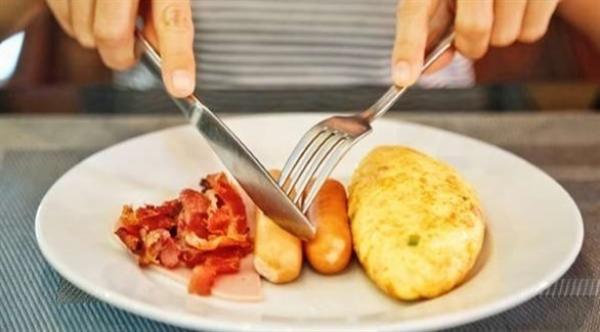 لماذا يجب عدم تناول اللحوم المصنّعة؟