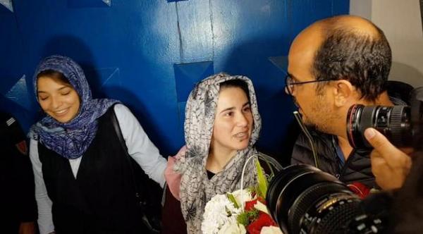 أول تعليق ل"هاجر الريسوني" بعد معانقتها الحرية بفضل العفو الملكي