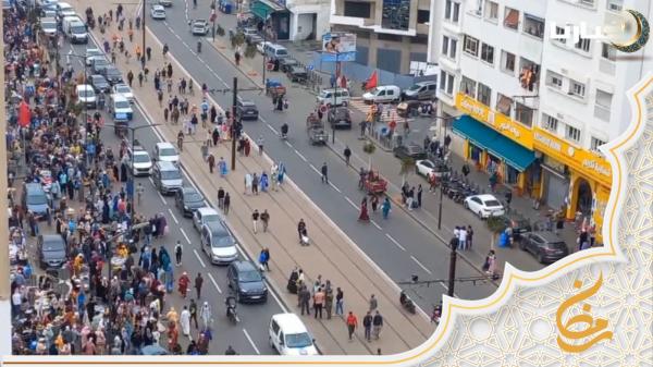 قبل ليلة القدر.. ازدحام شديد في شوارع البيضاء وخاصة هذه المنطقة !!!