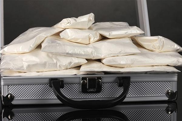 "الديستي" توقع بصيد ثمين بميناء الناضور وتحجز كمية كبيرة من الكوكايين كانت بحوزته