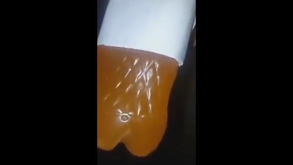 شوفو آش كتشربو : العثور على صرصار داخل قنينة مشروب غازي