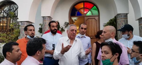 المحامون الشباب يتضامنون مع قيدوم المحامين محمد زيان ويزورونه بمنزله