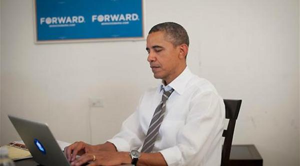 أوباما يرسل أول تغريدة من حسابه: "مرحبا، تويتر! أنا باراك"