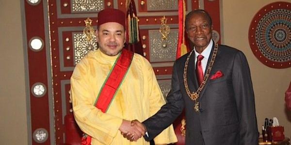 الملك محمد السادس يحل بكوناكري و هذا الوفد الرسمي المرافق له