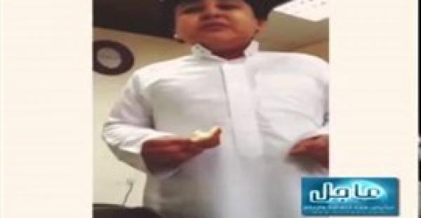 بالفيديو : مدرس يستهزئ بطالب ويلعنه بسبب بكائه