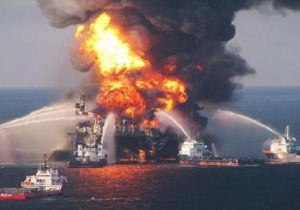 اشتعال النيران في سفينة شحن قادمة من هامبورغ في اتجاه الدار البيضاء