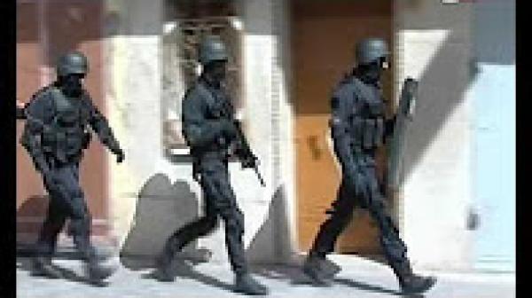 لحظة إيقاف متطرف موالي ل"داعش" على صلة بخلية خطيرة في فرنسا