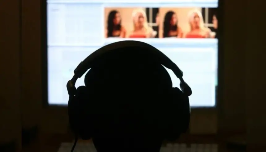 الكونغرس الأمريكي يتصدى للإباحية الرقمية بقانون "Take It Down"