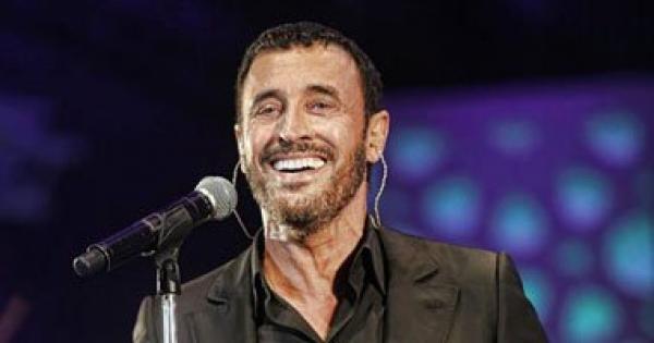 كاظم الساهر يفتح بيته لأول مرة بالمغرب أمام الفضائيات