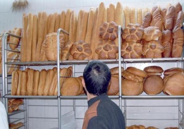 لا خبز غدا في الأسواق بعد تشبث أرباب المخابز بإضرابهم، و"الفراشات" أكبر المستفيدين