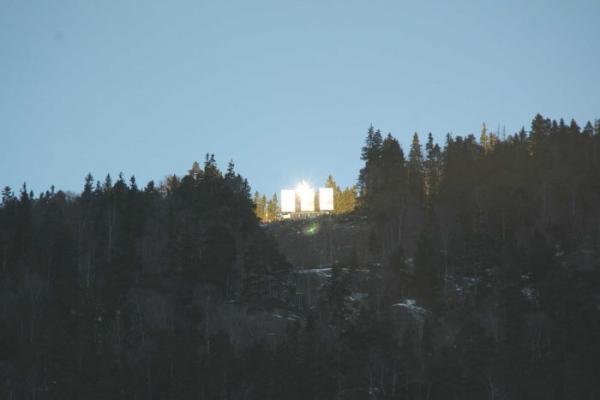 بالفيديو: مدينة نرويجية تستعين بالمرايا للحصول على أشعة الشمس