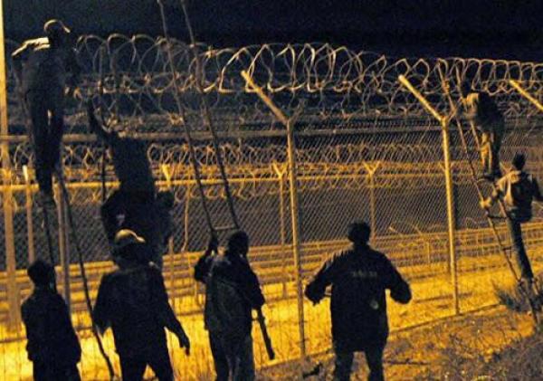 ليلة بيضاء عاشتها القوات العمومية المغربية لمنع اختراق سياج مليلية المحتلة من طرف "الحراكة"