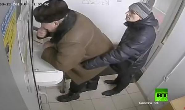 هكذا يسرق أموالا في واضح النهار