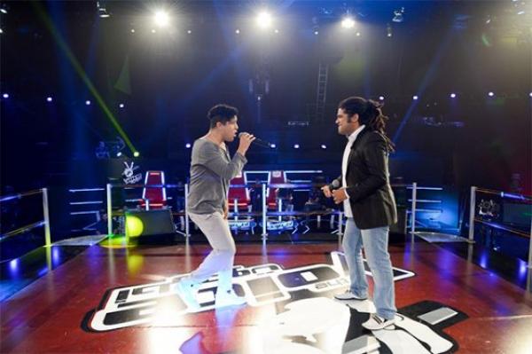 المغربيان فريد غنام ونور الدين دربالي يشعلان مسرح برنامج "ذا فويس