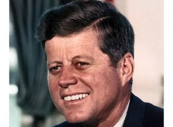 رسالة غرامية لجون كينيدي تباع بـ90 ألف دولار بأحد المزادات