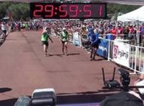 بالفيديو: سبعينية تصبح أكبر امرأة تنهي سباق ماراثون