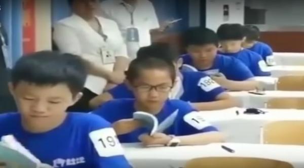 شاهد كيف تمكن  طلاب من قراءة آلاف الكلمات في خمس دقائق