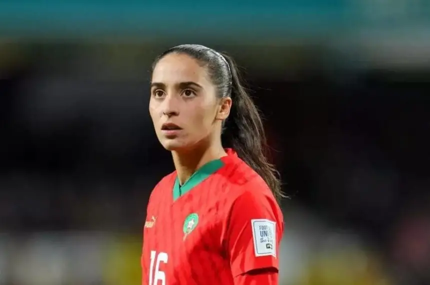 لاعبة المنتخب المغربي أنيسة لحماري تخرج بتدوينة نارية وتصف استبعادها من "الكان" بـ"القرار غير العادل"