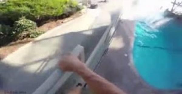 بالفيديو.. لحظة قفز مغامر من سطح فندق إلى حمام سباحة