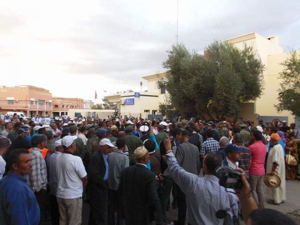 بالفيديو : نايضة في عين عودة بين أنصار مرشحين بسبب الانتخابات البرلمانية