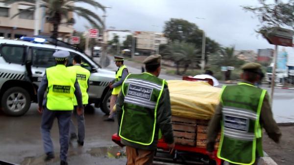 هل يتم تعميم القرار: إغلاق الحمامات والصالات الرياضية وتحديد مواعيد جديدة لإغلاق المقاهي والشواطئ بإقليم في جهة الرباط