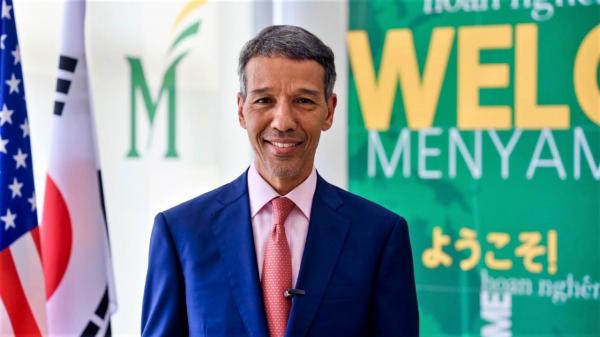 من يكون "سمير مشهور"...المغربي الذي كان له دور كبير في حصول المملكة على لقاح "كورونا" حتى قبل دول غنية ومتقدمة؟