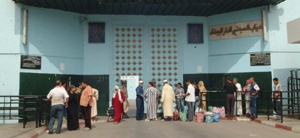 توقيف الزيارات العائلية للسجون بسبب ارتفاع إصابات كورونا