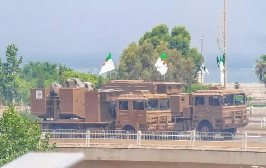 الجيش الجزائري ينشر منظومة للحرب الإلكترونية على مسافة قريبة جدا من الحدود المغربية