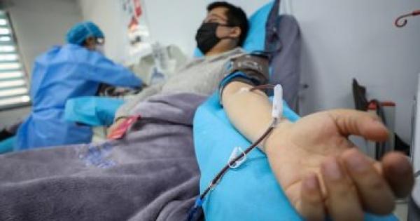 مصر .. شفاء 4 مصابين بعد علاجهم ب"بلازما" المتعافين