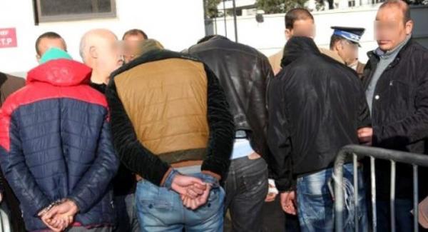 الاطاحة ب"الحفيد" الذي سرق مجوهرات وملايين جدّته وورط معه 8 أشخاص من 3 مدن مغربية ..التفاصيل