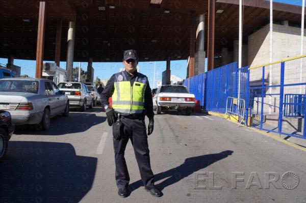 قاصران مغربيان يصلان إلى سبتة سباحة وهذا هو مصيرهما